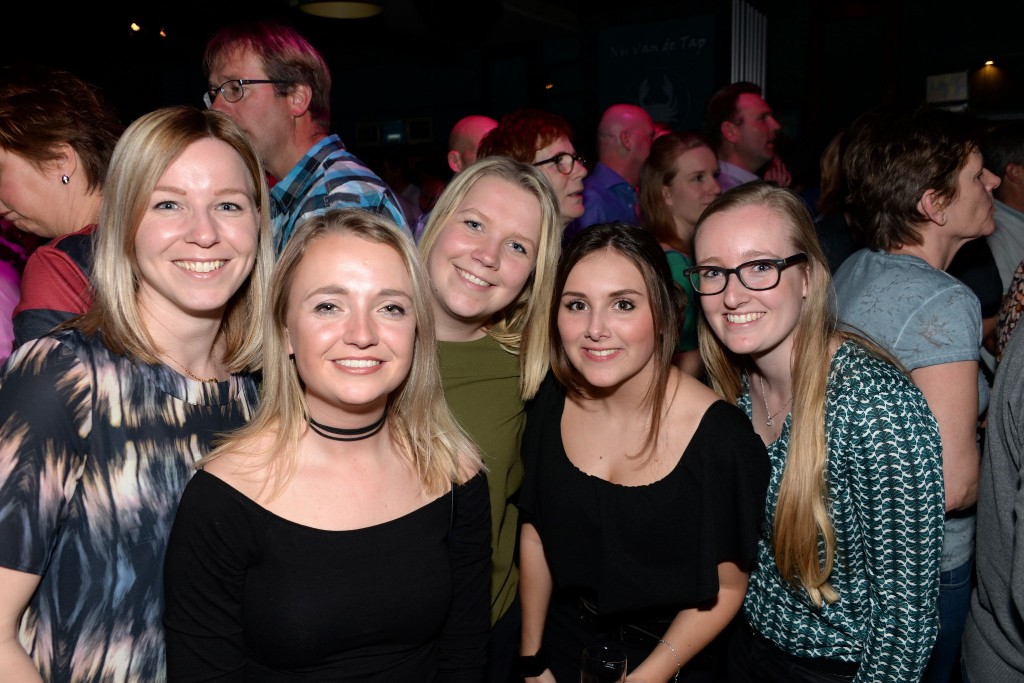 ../Images/Heel Noordwijkerhout zingt Hazes 2017 159.jpg